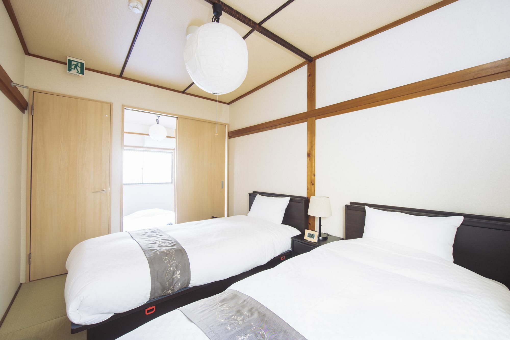 Resi Kyodai West Apartment *